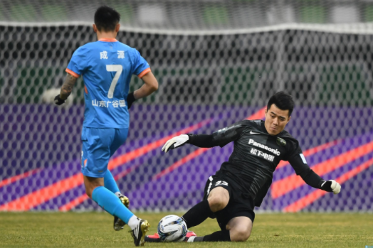 足协杯-浙江3-0完胜济南兴洲 高迪世界波赵博2扑点球 足协杯-浙江3-0完胜济南兴洲 高迪世界波赵博2扑点球